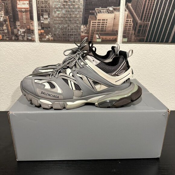 Grey track runners - Picture 1 of 5